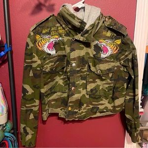 Unif Cropped Camo Hooded Jacket Small